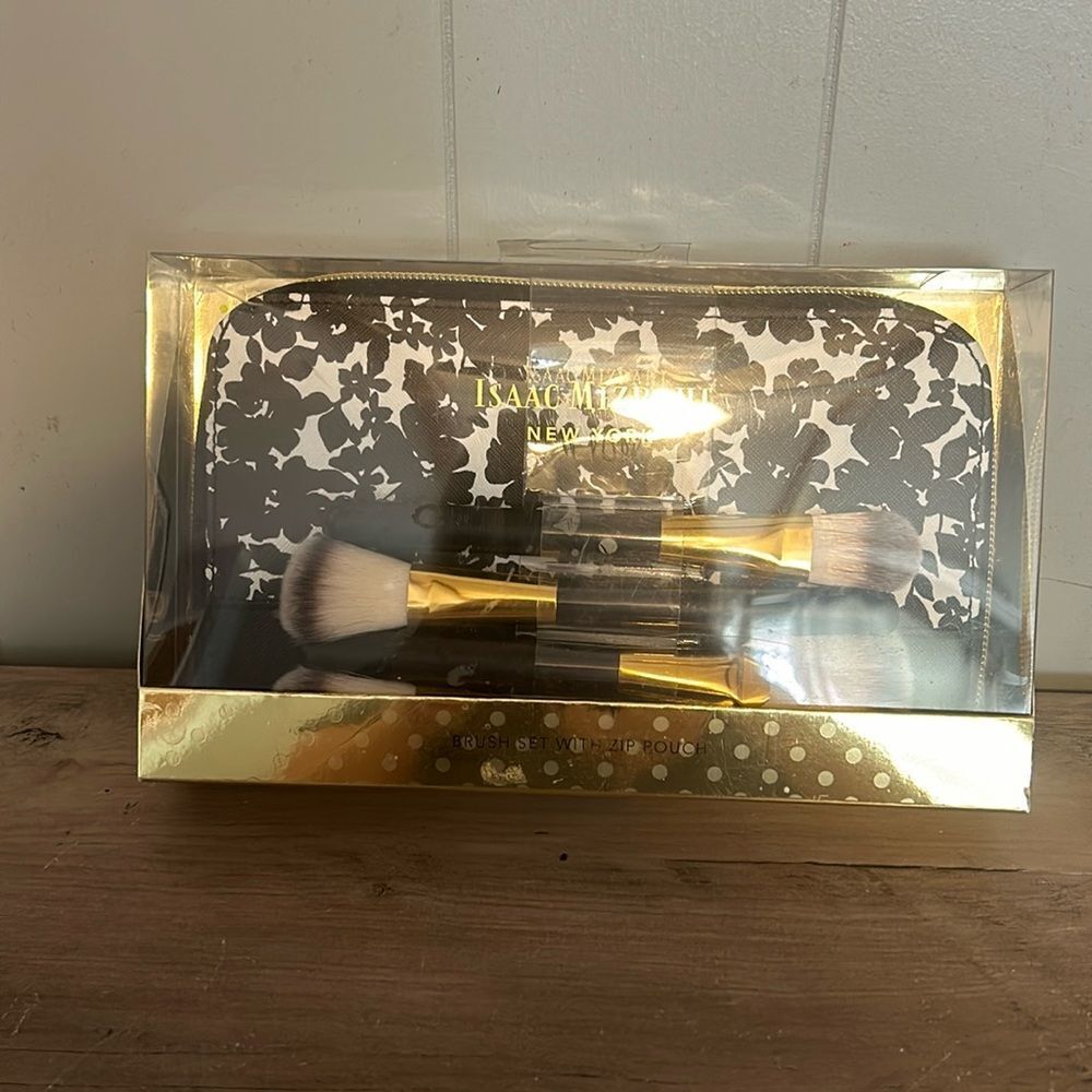NWT Isaac Mizrahi Makeup Brush Set